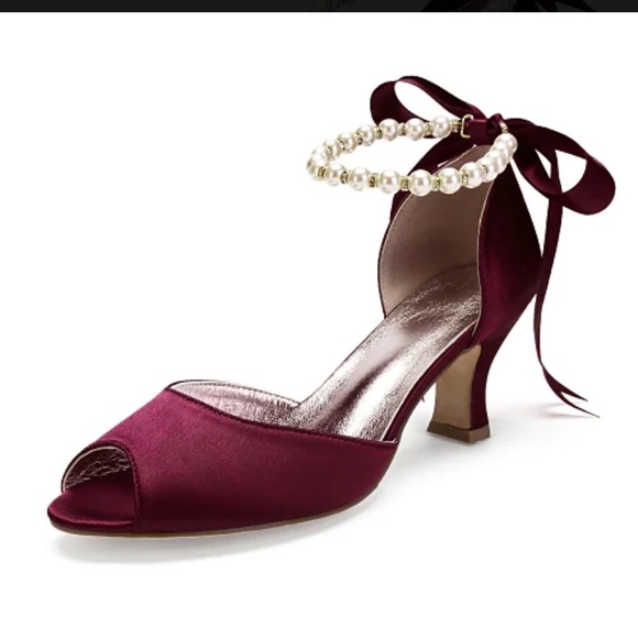 Burgundy heels - Picture 1 of 3